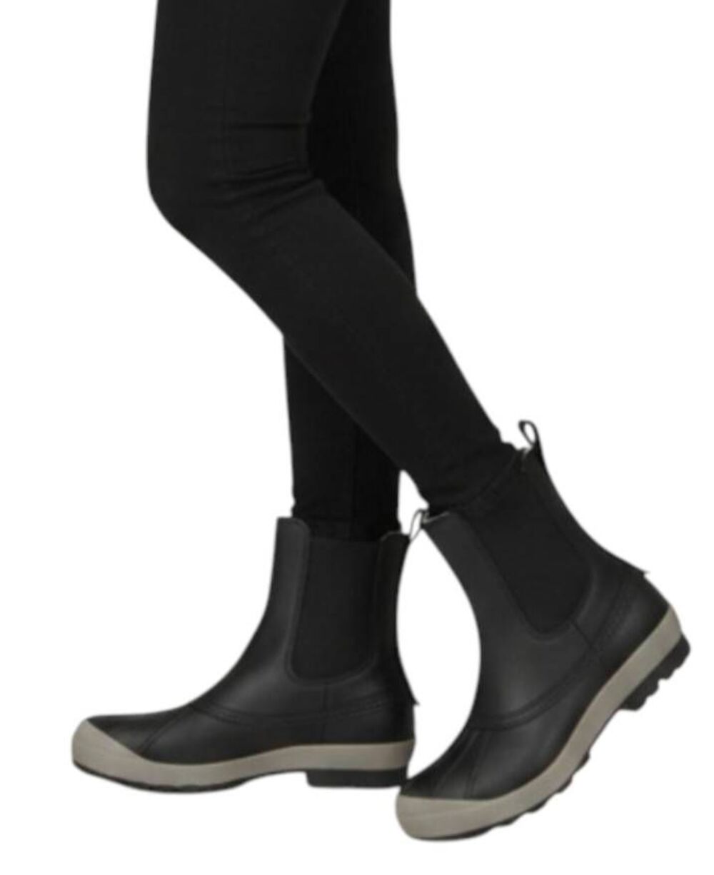 UGG Romosa Chelsea Boot Size 7